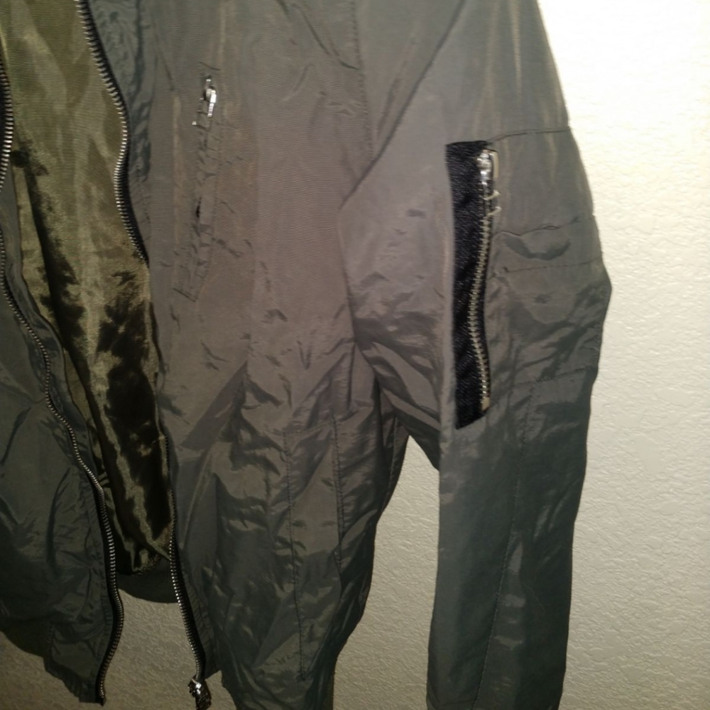 Mint condition jacket - Picture 4 of 4